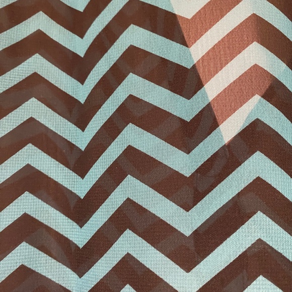 Roz & Ali Sheer Chevron print blouse. - Picture 5 of 5